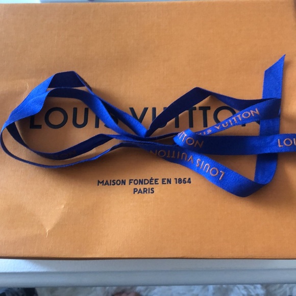 Small Louis Vuitton shopping bag with ribbon - Picture 2 of 2